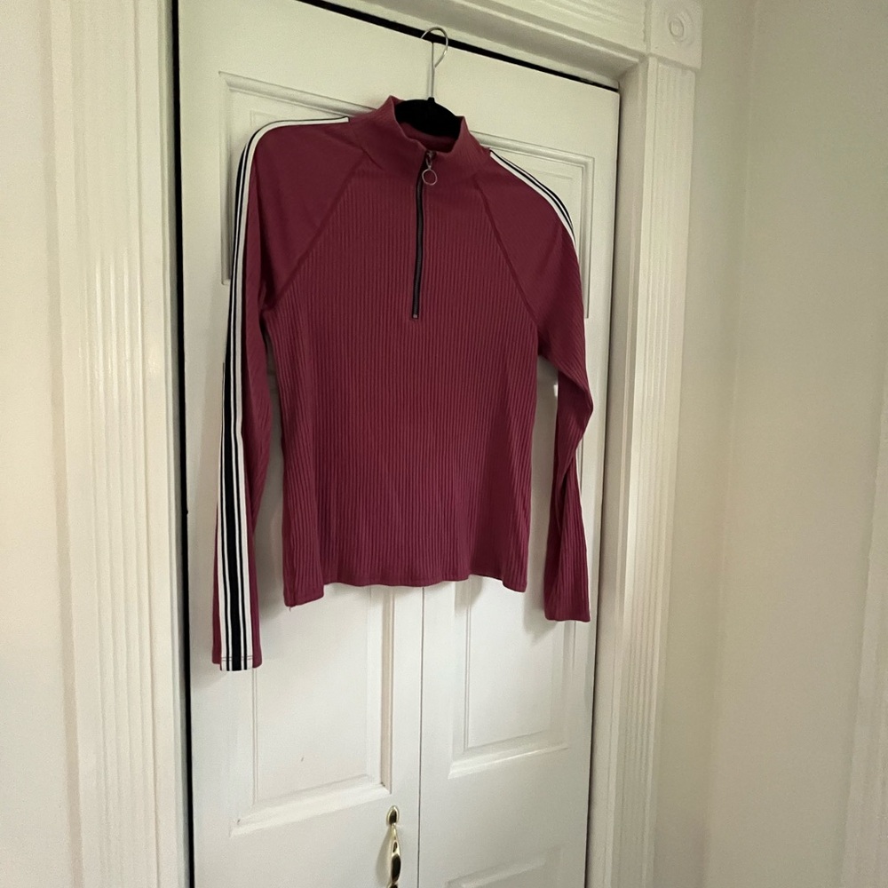 Abercrombie & Fitch women’s half zip ribbed shirt with striped arm size Large